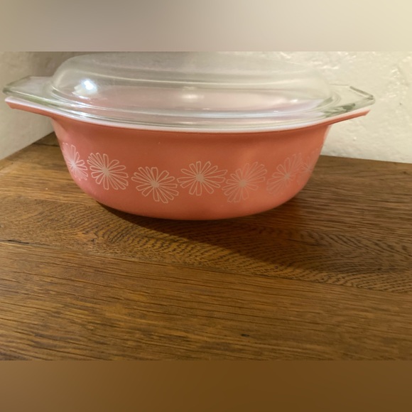 Vintage PYREX PINK DAISY white Oval Casserole ceramic baking oven dish Glass Lid